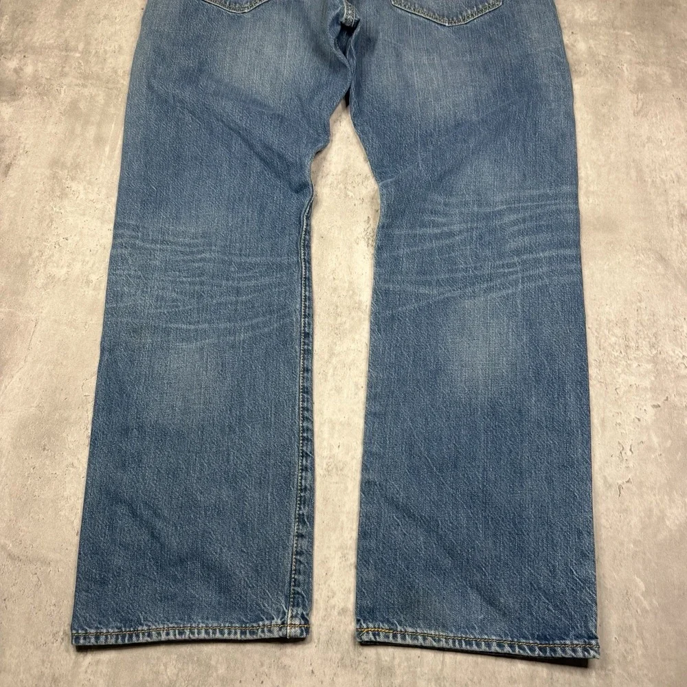 Levis ready ship